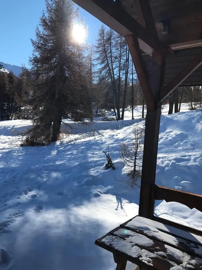 Demi chalet -Pléiades en duplex skis aux pieds avec clefs à disposition via l'agence Constellimmo Risoul Appartement