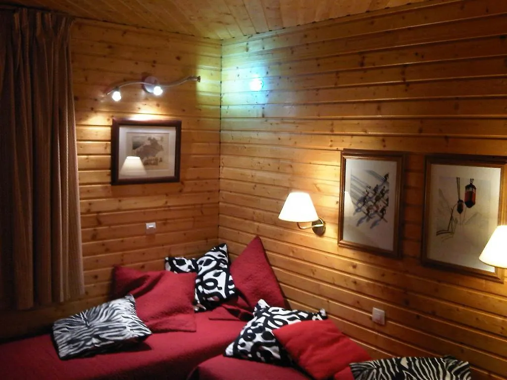 Demi chalet -Pléiades en duplex skis aux pieds avec clefs à disposition via l'agence Constellimmo Risoul