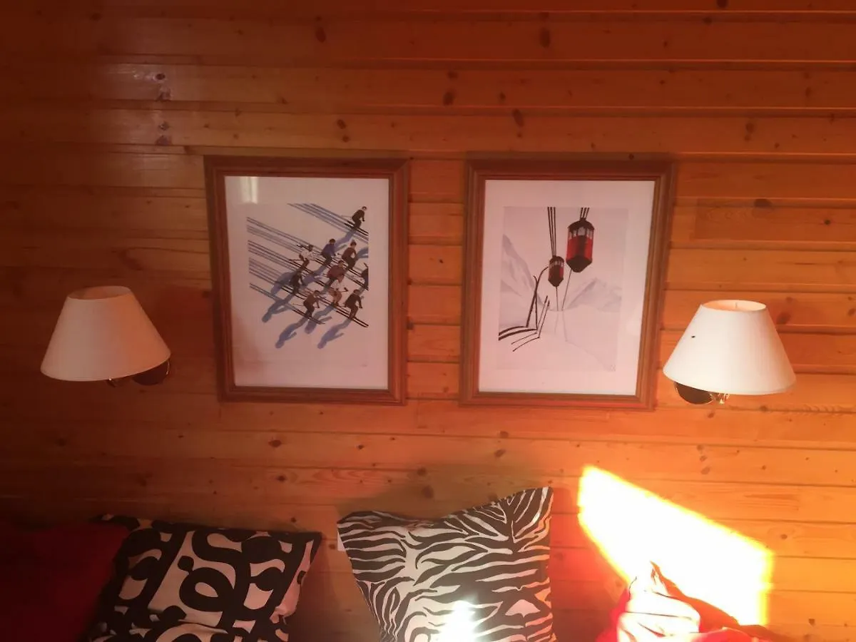Demi chalet -Pléiades en duplex skis aux pieds avec clefs à disposition via l'agence Constellimmo Risoul France